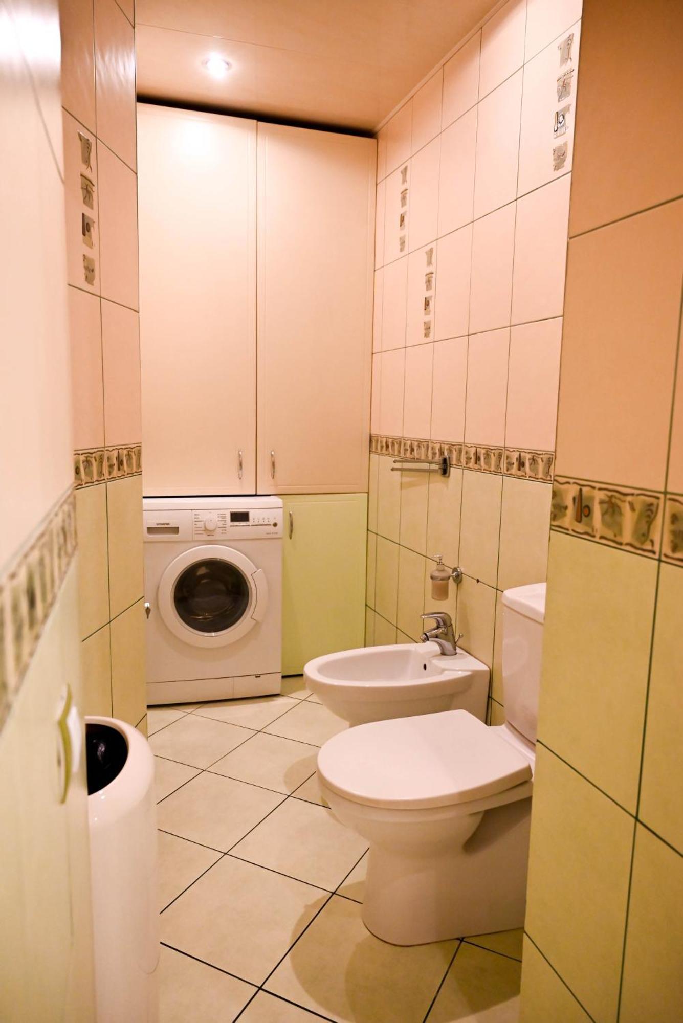 Roze Nakvyne Apartment *